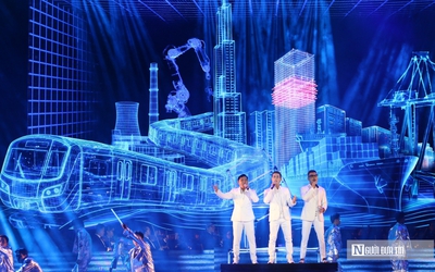 90 phút nghệ thuật đặc biệt tại Tp.HCM thắp lên niềm tin và khát vọng phát triển đất nước