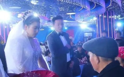 Phát hiện ra "bí mật" của vợ, người đàn ông đòi ly hôn và cái kết