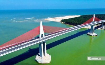 Cận cảnh cầu vượt cửa biển dài nhất miền Trung sau gần 4 năm thi công
