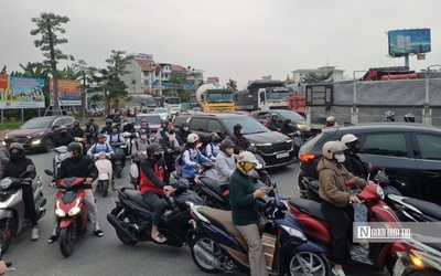 Ùn tắc liên tục tại tuyến đường huyết mạch ra vào khu vực cảng Hải Phòng