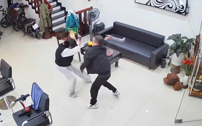 Điều tra vụ đối tượng cầm dao lao vào quán cắt tóc tấn công 2 mẹ con