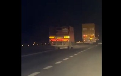 Xe tải đâm trúng đuôi xe container trên đường cao tốc, tài xế tử vong