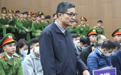 Cựu Cục trưởng khai "nhận hối lộ nhưng không tiếp tay cho hàng giả"