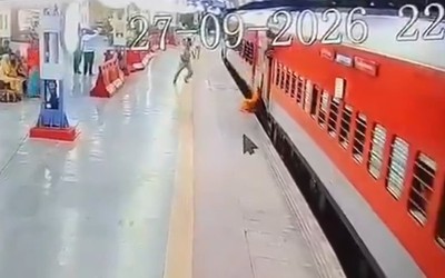 Người phụ nữ ngã xuống gầm tàu đang chạy và cái kết thót tim