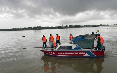 Đánh cá trên sông, người đàn ông 42 tuổi bị sét đánh rơi xuống sông mất tích