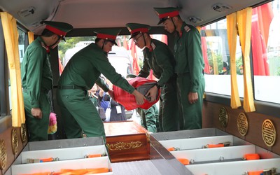 Sơ duyệt lễ truy điệu hài cốt liệt sĩ tại Công viên Lê Thị Riêng