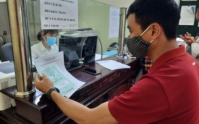 Đang hưởng trợ cấp thất nghiệp, người lao động có việc làm mới cần làm ngay việc này