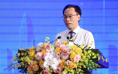 Bộ trưởng Bộ GD&ĐT cảnh báo nguy cơ người trẻ bị thui chột tư duy vì AI