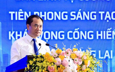 Bộ trưởng NN&MT động viên thanh niên khởi nghiệp “có thể gọi điện, nhắn tin bất cứ lúc nào”