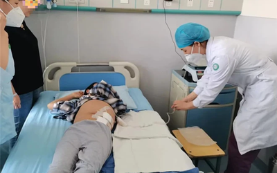 Bé trai 8 tuổi nhập viện nguy kịch vì thường xuyên được bố mẹ cho uống thứ nước "nhà nào cũng có"