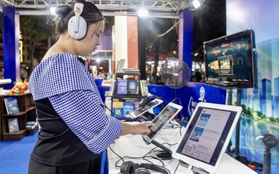 Hội Sách Hà Nội đưa công nghệ đến gần văn hóa đọc