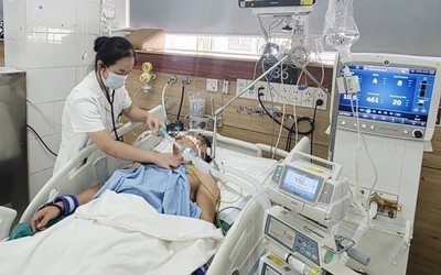 Bệnh viện Bạch Mai thông tin về tình hình sức khỏe 7 nạn nhân trong vụ ngộ độc khí clo