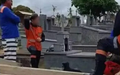 Người đàn ông tử 48 tuổi vong sau khi rơi xuống mộ bố ruột trong lúc dự tang lễ