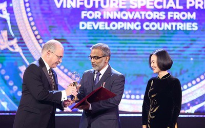 Nhà khoa học đứng sau công nghệ lọc nước giá rẻ: “Tôi thực sự ngưỡng mộ tầm nhìn của VinFuture”