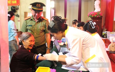 Thắp lên hy vọng tìm kiếm hài cốt liệt sĩ từ những mẫu ADN