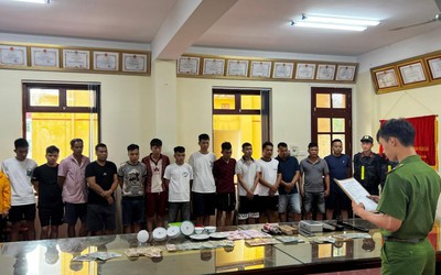 Phát hiện sới bạc trên đồi rừng, tổ chức chơi theo ca và thu phí