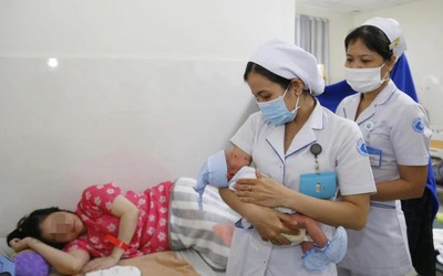 Hà Nội dự kiến hỗ trợ 4 triệu đồng cho phụ nữ sinh 2 con trước 35 tuổi, 1 triệu đồng cho cặp đôi kết hôn