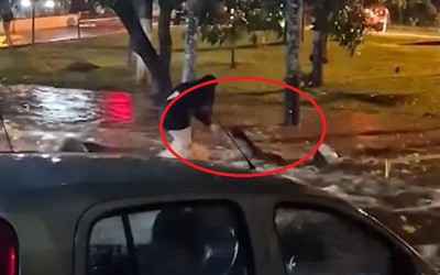 Cô gái cứu bạn giữa dòng lũ dữ, cả hai tử vong thương tâm