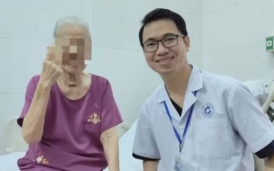 Dằm tre đâm vào tay, cụ bà 77 tuổi nguy kịch