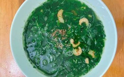 Loại rau ở Việt Nam mọc um tùm như cỏ, ở Nhật Bản được ví như "nhân sâm xanh"