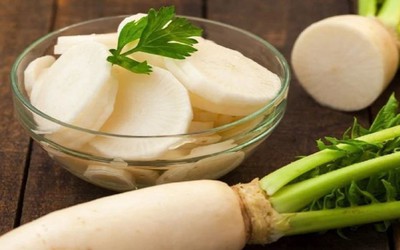 Ăn củ cải trắng mỗi ngày, người phụ nữ mắc ung thư bất ngờ khi đi khám