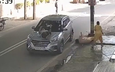 Đâm trúng cặp vợ chồng, nữ tài xế phóng xe bỏ chạy và cái kết