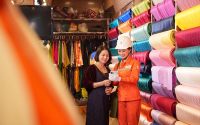 EVNHANOI tiếp tục đẩy mạnh chuyển đổi số đem đến nhiều tiện ích cho khách hàng