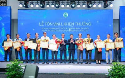 Vega City nhận Bằng khen của Chủ tịch UBND tỉnh Khánh Hòa, tiếp nối hành trình đồng hành cùng địa phương