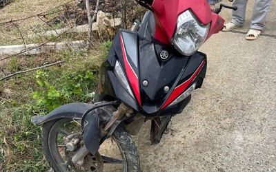 Con gái 14 tuổi đi xe máy gây tai nạn tử vong, cha bị khởi tố