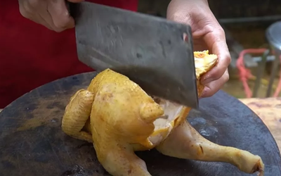 Một phút sơ sẩy khi chặt thịt gà, người đàn ông 57 tuổi đối mặt nguy cơ tàn phế bàn tay