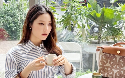 "Nàng dâu hào môn" khoe nhan sắc rạng ngời