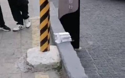 Phát hiện 7 thỏi bạc trị giá 563 triệu đồng bỏ bên đường