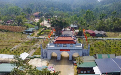 Phủ Na - Điểm hẹn tâm linh xứ Thanh trang hoàng rực rỡ, sẵn sàng đón hàng vạn khách trẩy hội