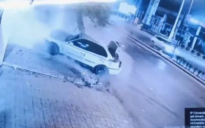 Ô tô đâm vào gốc cây, người đàn ông tử vong trên đường đi đón vợ