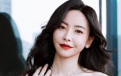 Nữ ca sĩ nổi tiếng ngất xỉu trên sân khấu, cấp cứu trong hôn mê khiến khán giả lo lắng