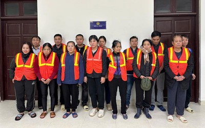 Công an Hà Nội triệt phá ổ nhóm đánh bạc đa phần là nữ trên sông Hồng