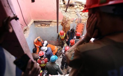 Sập chung cư sau tiếng nổ lớn, 16 người tử vong thương tâm