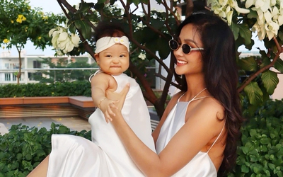 Vẻ đáng yêu của con gái H'Hen Niê khiến Á hậu Thủy Tiên "tan chảy"