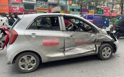 Truy tìm tài xế ô tô Mercedes gây va chạm liên hoàn rồi bỏ chạy