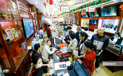 Bên kia "cơn sốt" mua vàng ngày vía Thần Tài
