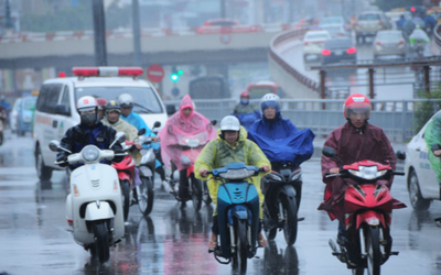 Miền Bắc mưa dông diện rộng, nồm ẩm kéo dài: Cảm giác “rét ngọt” quay trở lại