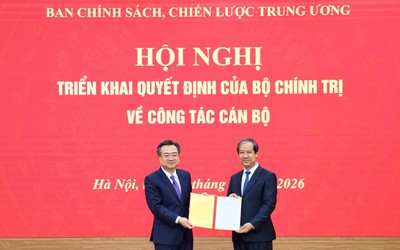 Bộ trưởng Nguyễn Kim Sơn được Bộ Chính trị điều động, phân công chức vụ mới