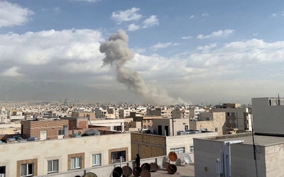 "Hàng chục" tên lửa đạn đạo được phóng về phía Israel, truyền thông Iran đưa tin