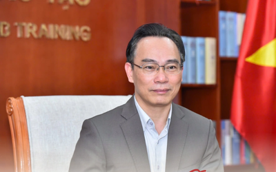 Chân dung quyền Bộ trưởng Bộ Giáo dục và Đào tạo Hoàng Minh Sơn