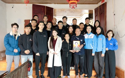 Trao di ảnh liệt sĩ, tiếp nối giá trị cao đẹp của lịch sử dân tộc