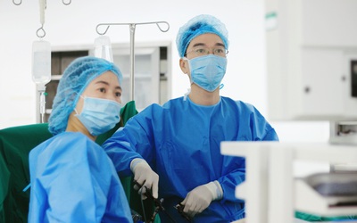 Vinmec Phú Quốc phẫu thuật nội soi xử lý “túi khuyết” tử cung cho người phụ nữ 3 lần mổ đẻ