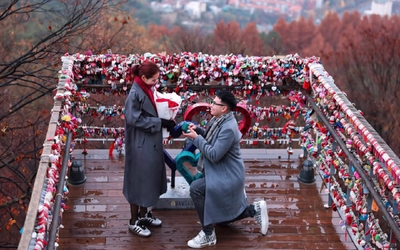 Cầu thủ Đức Huy và bạn gái sắp về chung một nhà, nhan sắc "đằng gái" khiến nhiều người bất ngờ