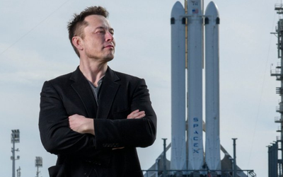 Elon Musk thúc đẩy tham vọng không gian với thương vụ “siêu khủng”
