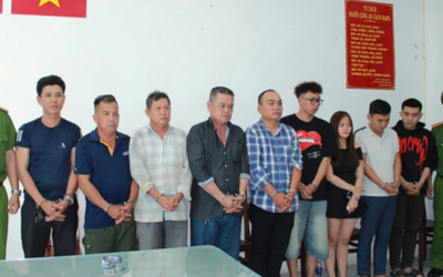 Nhóm người mang quan tài diễu phố để "tạo cú sốc" trước chợ Bến Thành sắp hầu tòa