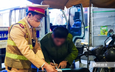 Uống 3 chén rượu sinh nhật, tài xế có nồng độ cồn gấp đôi mức kịch khung